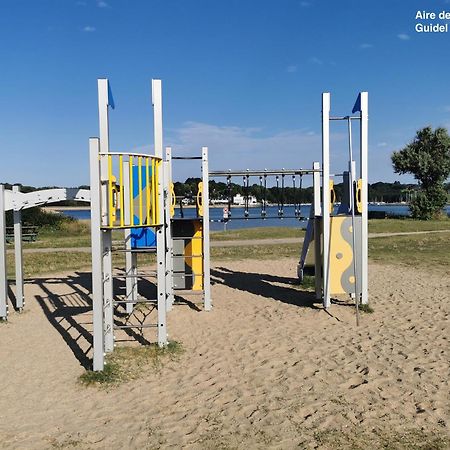 Perle Beach, Petite Maison Situee En Bord De Plage, Piscine. Гидель Экстерьер фото