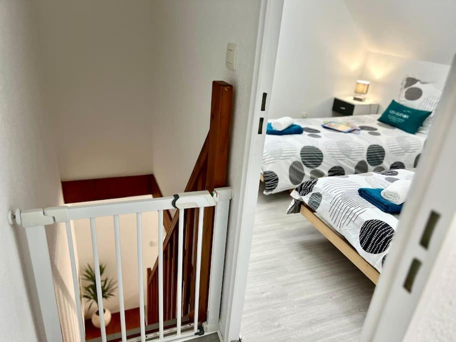 Perle Beach, Petite Maison Situee En Bord De Plage, Piscine. Гидель Экстерьер фото