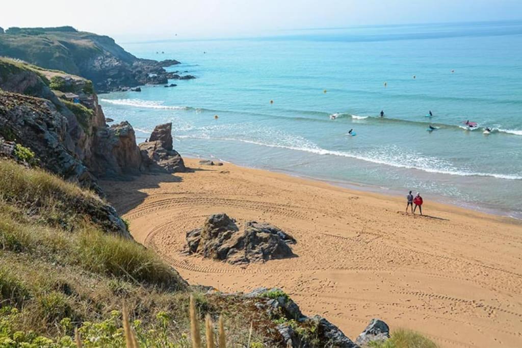Perle Beach, Petite Maison Situee En Bord De Plage, Piscine. Гидель Экстерьер фото