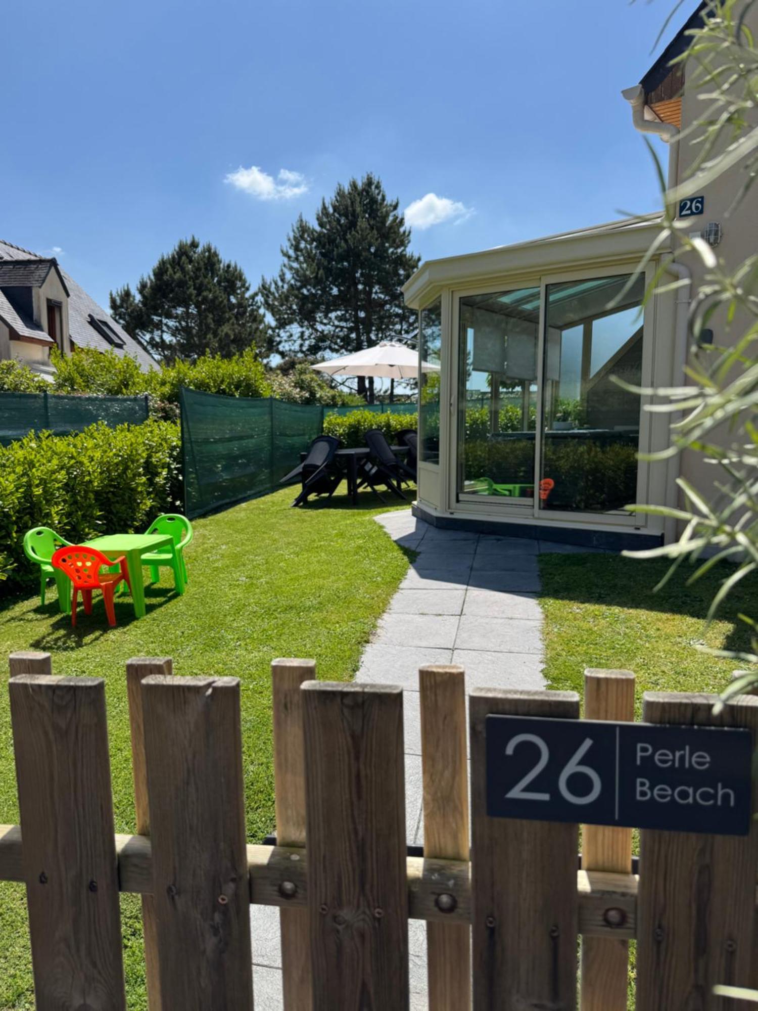 Perle Beach, Petite Maison Situee En Bord De Plage, Piscine. Гидель Экстерьер фото